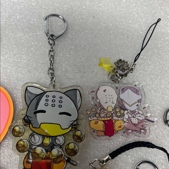 Keychains Charm Lot - Picture 5 of 6